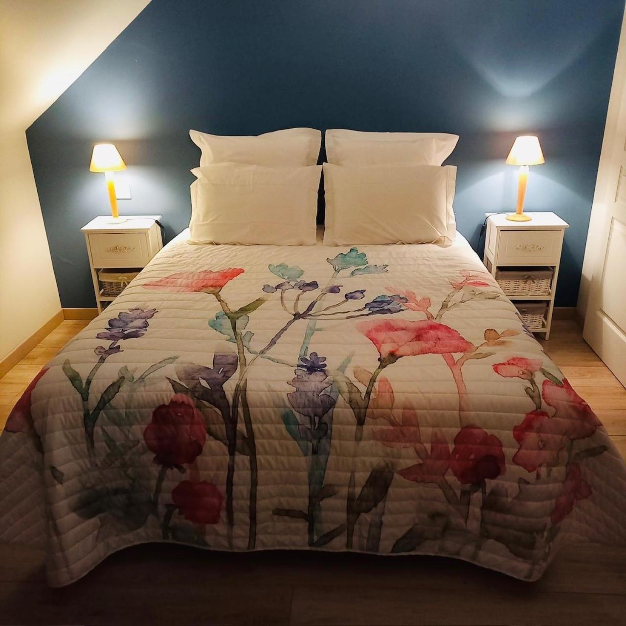 Jolie Maison De Campagne En Pierre De Tuffeau Longue Ngoại thất bức ảnh